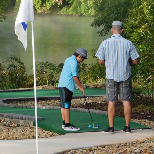 Lakeview-Putt-and-Play-outside-putt-putt-gold-course
