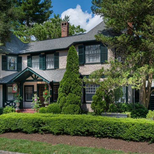 Pinecrest Bed & Breakfast
